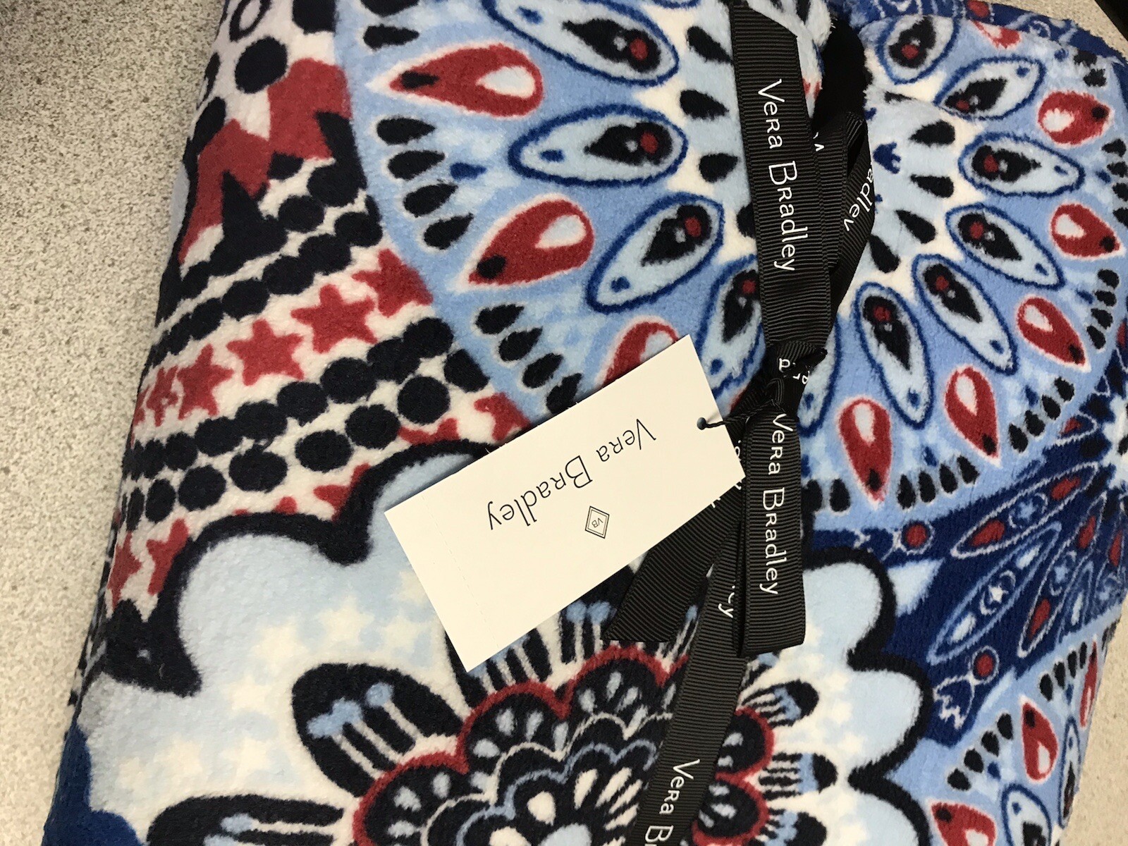 VERA BRADLEY Plush Throw Blanket Fireworks Medallion 80"X50" Super Soft