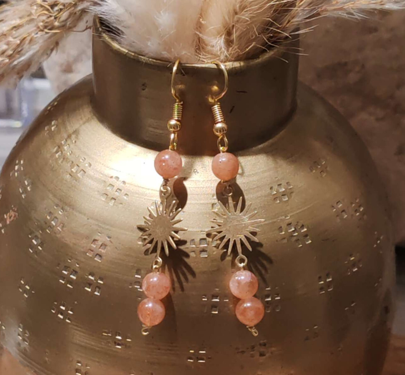 Boucles d'oreilles en Pierre du Soleil hypoallergéniques contre le teint terne