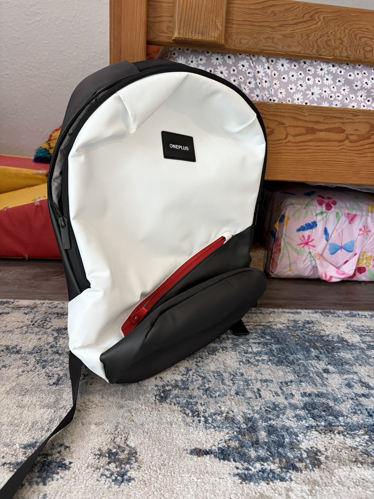 OnePlus Backpack White Black Red Zip Adjustable S… - image 4
