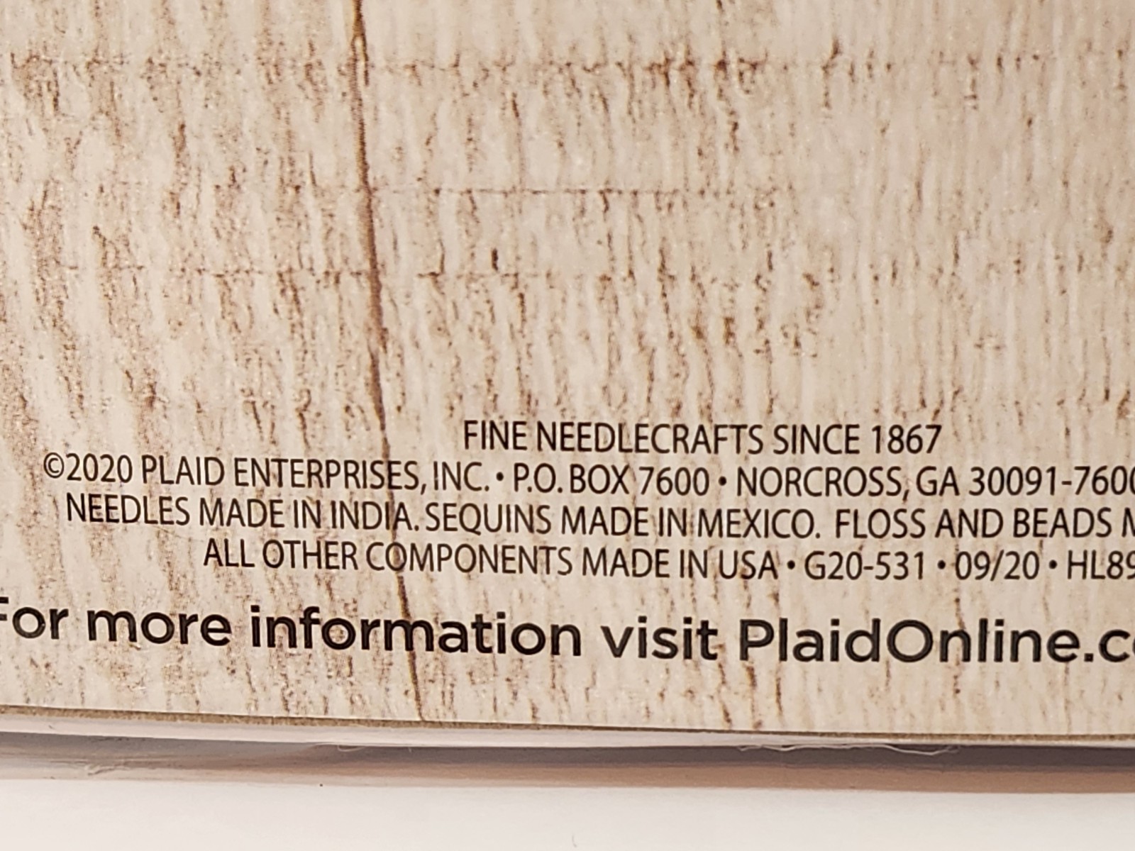 DIY Bucilla Christmas Dogs Felt Wreath Kit 89284E Puppies Bulldog Pug NEW Sealed