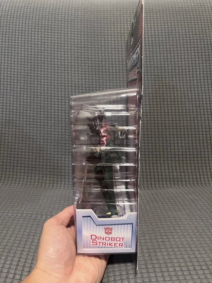 HASBRO Transformers Universe 2003 Deluxe Class DINOBOT STRIKER -MOSC - Image 4 of 4