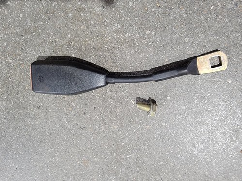 original BMW E30 Gurtpeitsche Gurtschloß Gurt NFL Touring Fahrer links 1941408