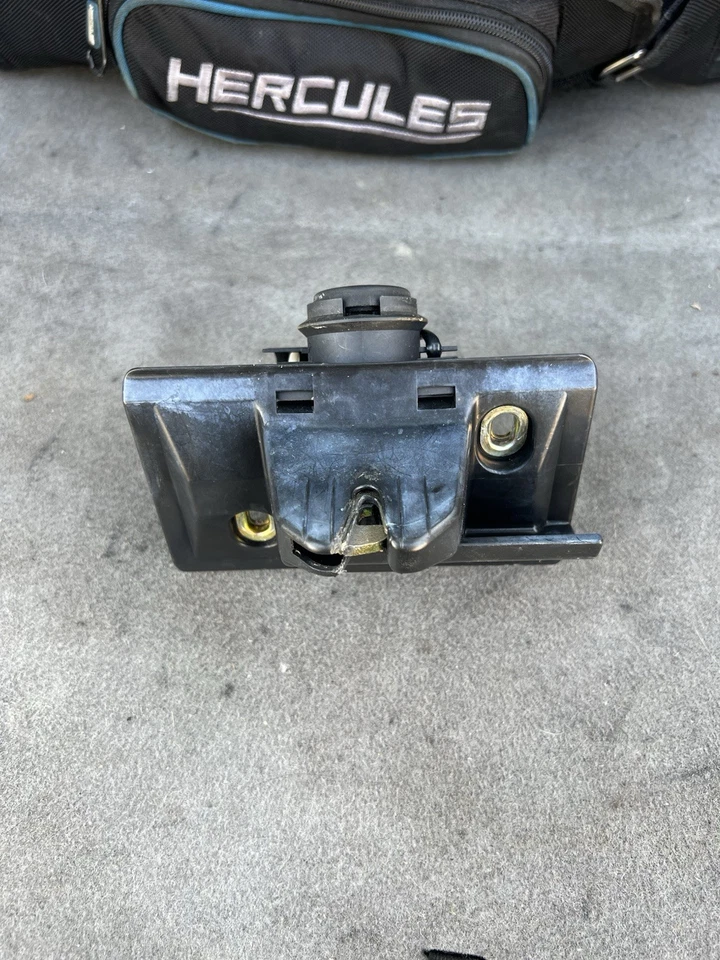 96-03 Mercedes W202 C280 C230 E320 CLK430 Rear Trunk Lid Lock Latch Cylinder OEM - Image 2 of 4