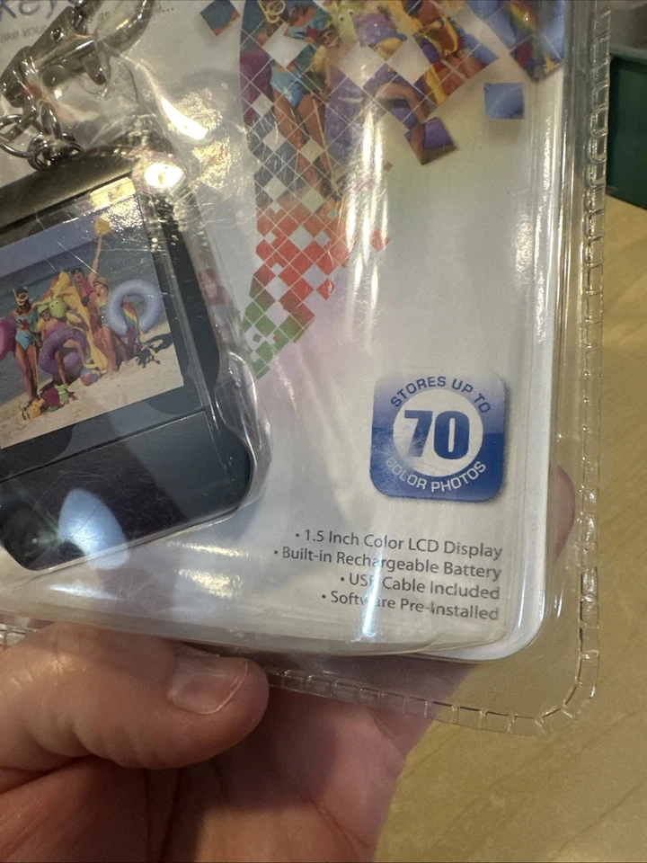 Digital Solutions LCD 70 Color Digital Photo Keychain New Sealed - Image 3 of 3
