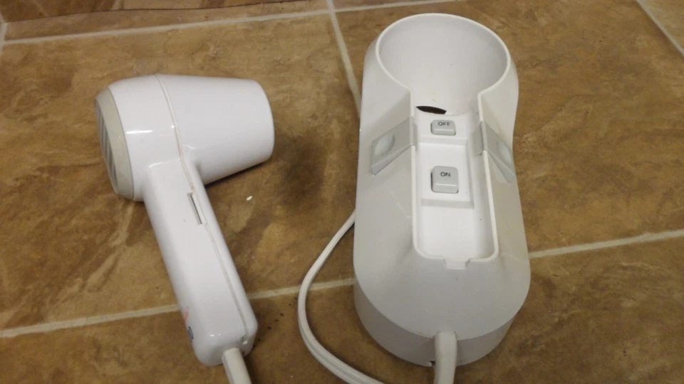 Sunbeam 1500 Wall Mount Hair Dryer Hotel Style Compact - Image 3 of 4