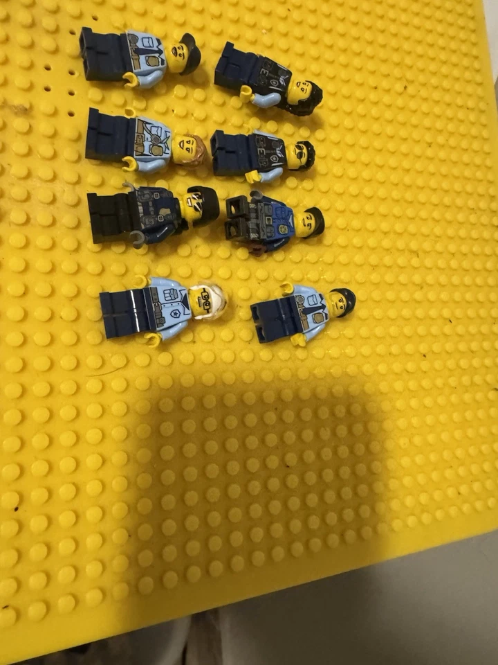 Лот из 8 минифигурок полиции LEGO City - Изображение 2 из 2