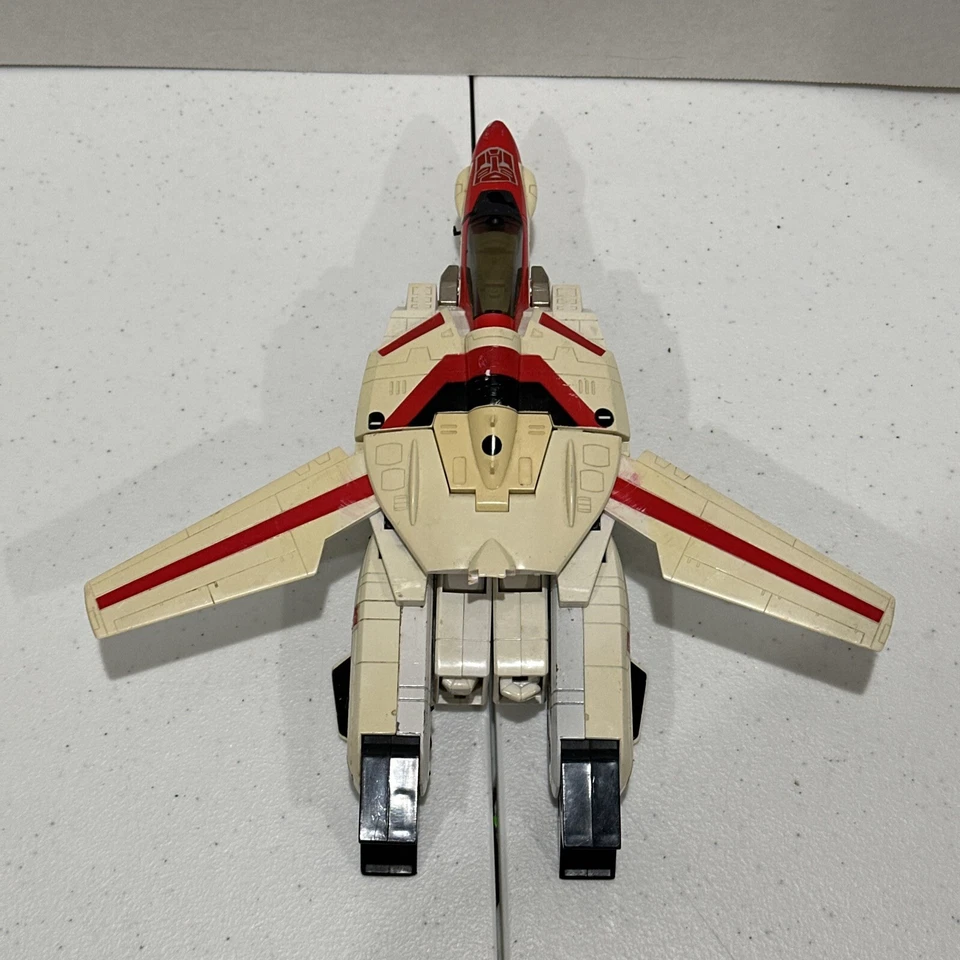 Figura de acción de colección Bandai Transformers G1 Jetfire 1985 incompleta/dañada Foto 3 de 4