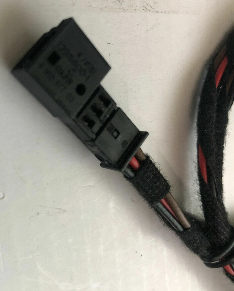 BMW F30 F32, F36 F80 3/4 Series Y Cable for Ambient Light LCI AC/Radio Retrofit - Image 4 of 4