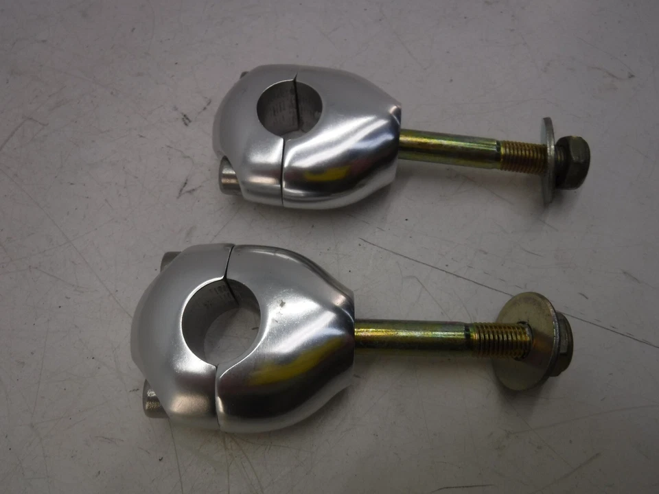 Elevadores de manillar Triumph Tiger 1050 2010 OEM Foto 2 de 3