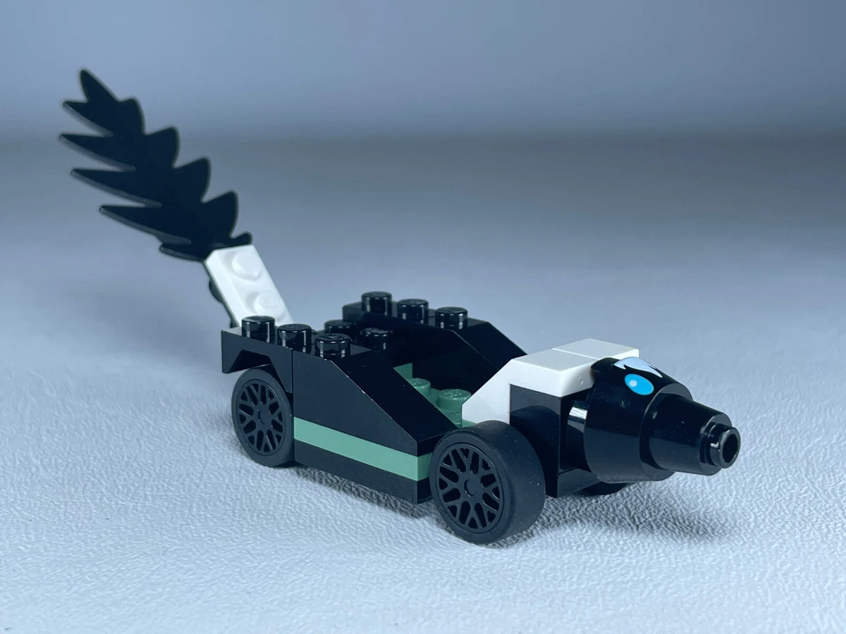 Lego skunk online set
