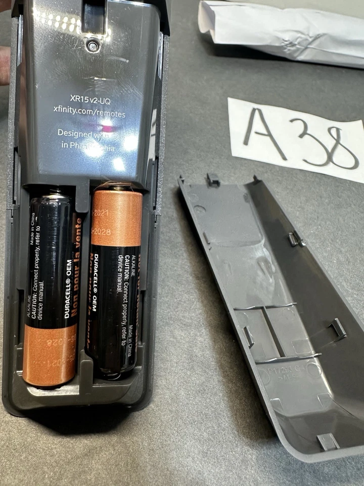 Xfinity XR15 V2-UQ Voice Remote Control  for X1 Xi6 Xi5 XG2 New WITH BATTERIES - Image 3 of 4