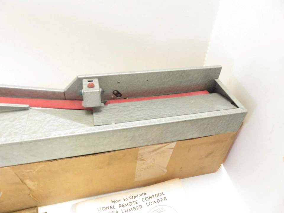 LIONEL POST-WAR TRAINS 364 OPERATING LOG LOADER ACCESSORY- 0/027 -BOXED- S28 - Image 3 of 4