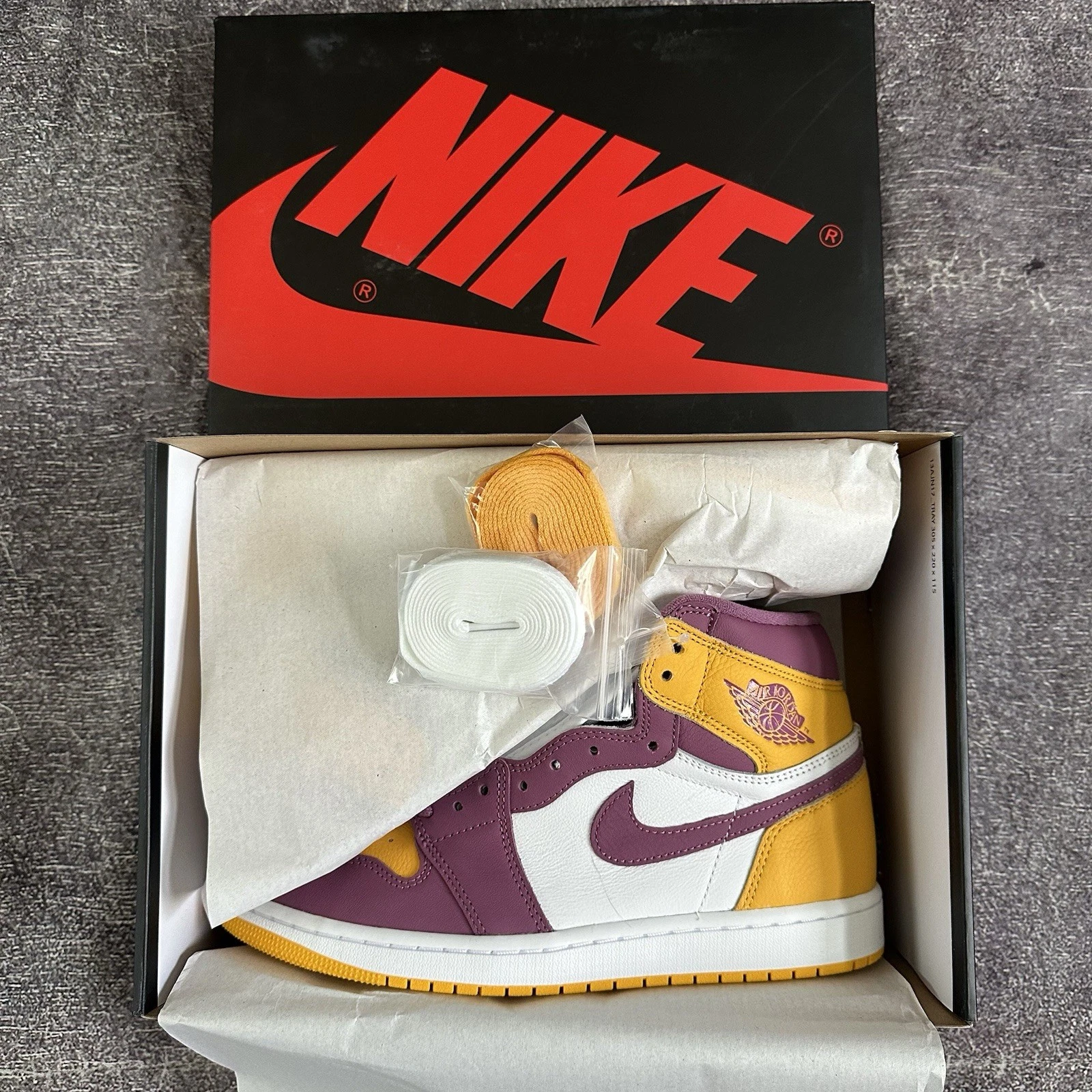 DS 2022 Nike Air Jordan 1 Retro High OG Brotherhood oro bianco taglia 9 5 555088 706