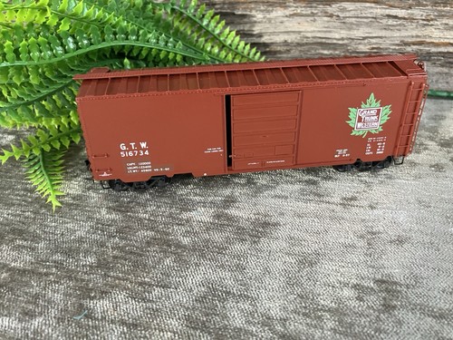 Grand Truck Western H0 Scale Boxcar Train GTW 516734 Kadee Like New - Picture 8 of 8