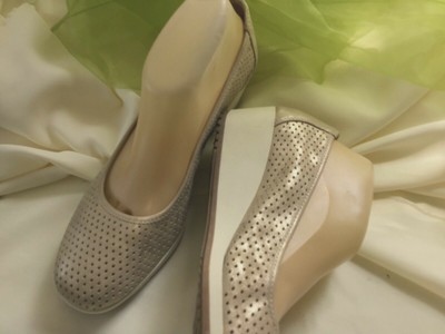 naturalizer betina 2 wedge pump