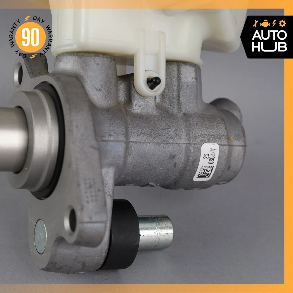 Cilindro maestro de freno 14-17 Mercedes W222 S600 S63 con depósito 2224300002 OEM Foto 3 de 4