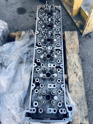 Detroi Disel DD12 Cilinder Head Ramanufactory warranty.