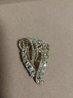 vintage costume jewelry brooches pins