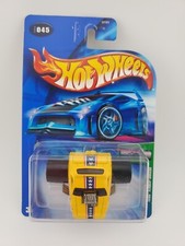 2004 Hot Wheels First Editions Fatbax Plymouth Barracuda #45 Yellow Brand New