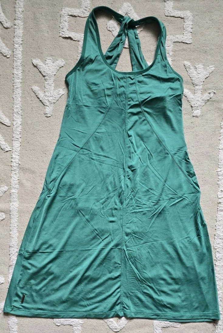 Lolë Womens Dress  with Built In Bra(no Pads) green,size Small.