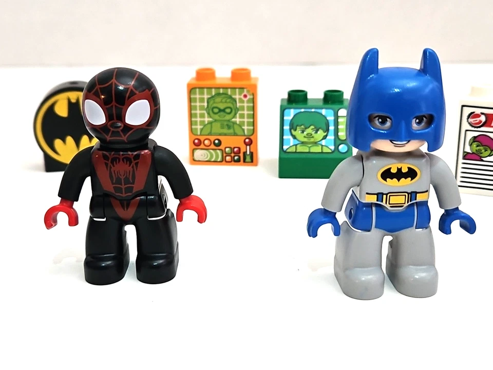 Lego DUPLO Superhéroes y Villanos Lote - 6 Figuras DUPLO Motocicleta Ladrillos Escudo Foto 4 de 4