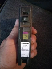 SQUARE D HOMELINE 20A AFCI/GFCI PLUG ON NEUTRAL SHIPS FAST! NEW NO BOX. 