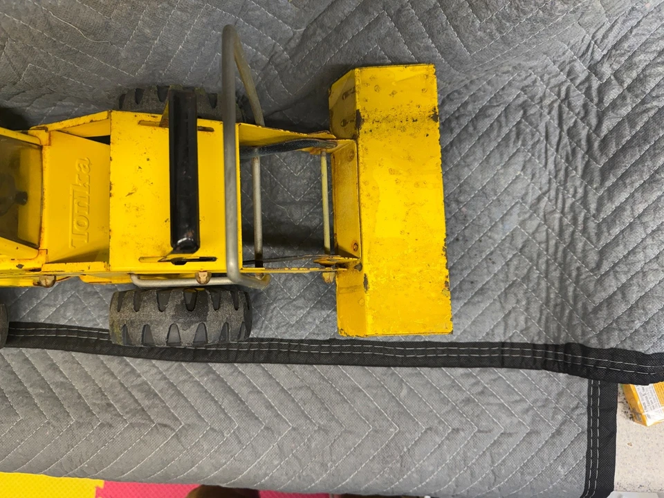 Cargador frontal vintage Tonka Mighty diésel. Foto 4 de 4