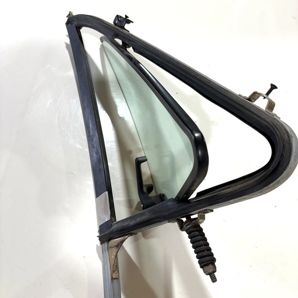 1971-1996 Chevrolet G-Series vent glass LH (driver wing window) G10, G20, G30 - Image 4 of 4