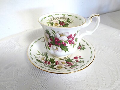 Kaffeetasse mit Untertasse Royal Albert Christmas Rose neuwertig