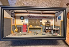 Franklin Mint 1958 Red Chevy Corvette The Garage  Diorama - 1/24 Diecast 