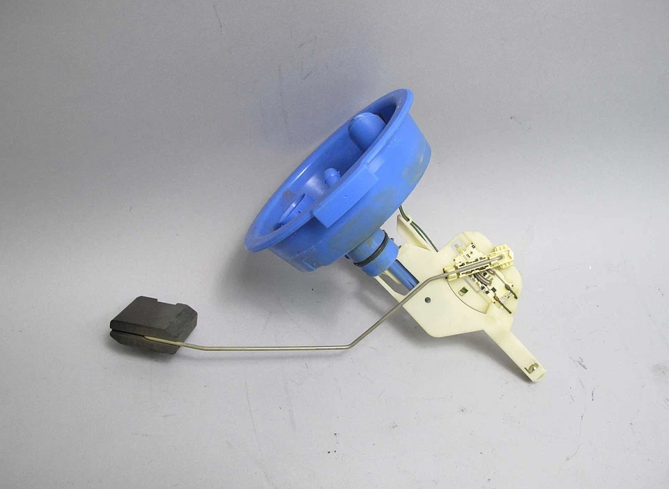 BMW E46 M3 cupé convertible S54 transmisor de nivel de combustible de fábrica derecho 2001-2006 usado Foto 2 de 3