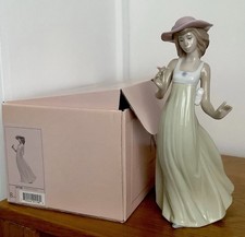 Llardo Lady Nao gentle breeze Excellent Condition In Box Yellow Dress & flower