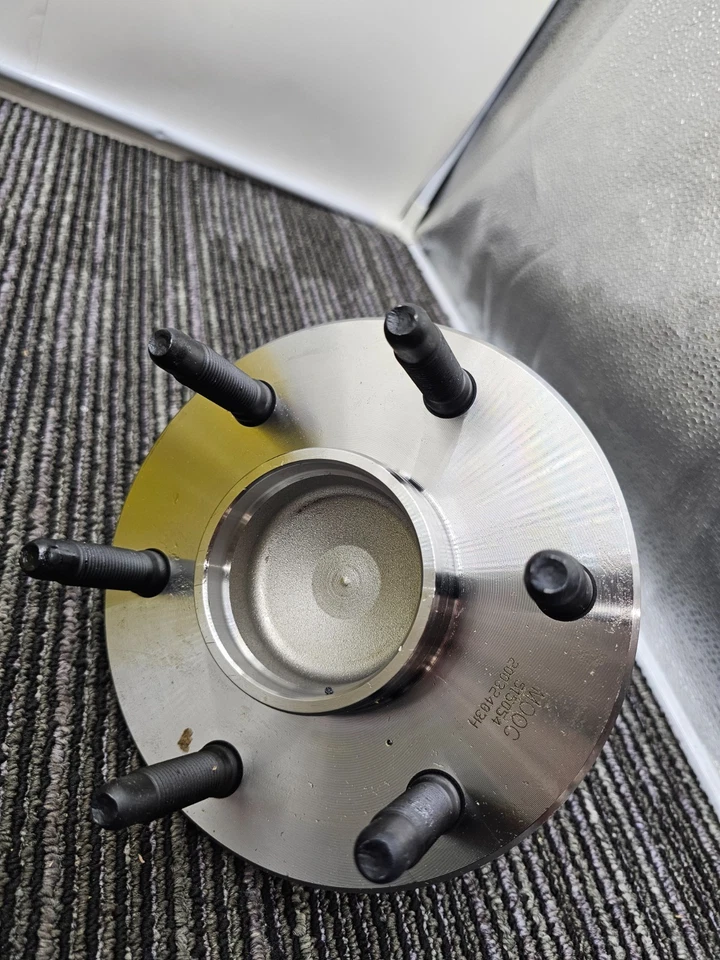 Buje de cojinete de rueda delantera MOOG 515054 para Silverado GMC Sierra 1500 1999 2000-2007 Foto 3 de 4