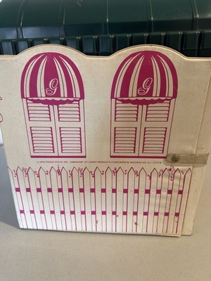 Vintage 1979 Vogue Ginny Sweet Shop Playset w/ 3 Ginny Dolls Lesney Box