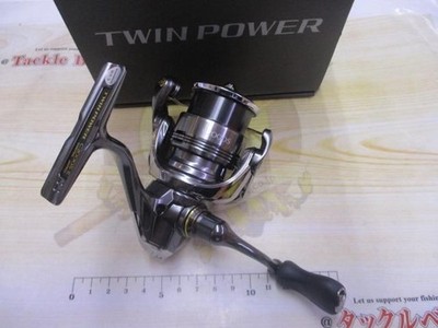 Shimano 24 Twin Power C2000s Spinning Reel Used