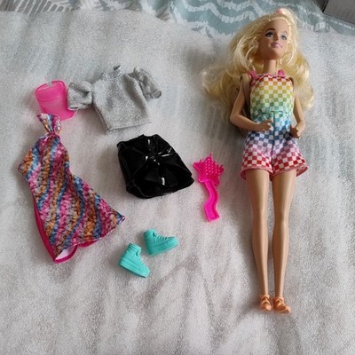 Konvolut Barbie Größe Kleidung und Zubehör mit Puppe