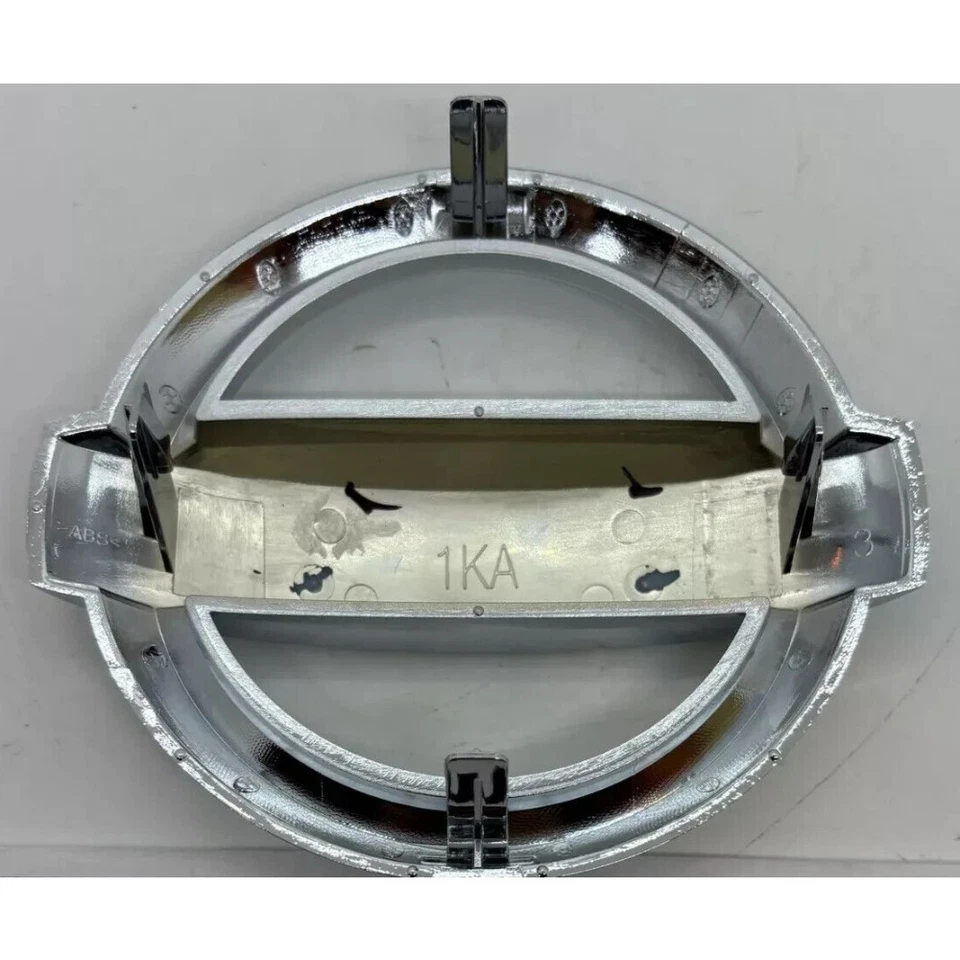 Front Grille Emblem For Nissan SENTRA 2015-18 JUKE 2011-17 VERSA 2012-14 Foto 2 de 4