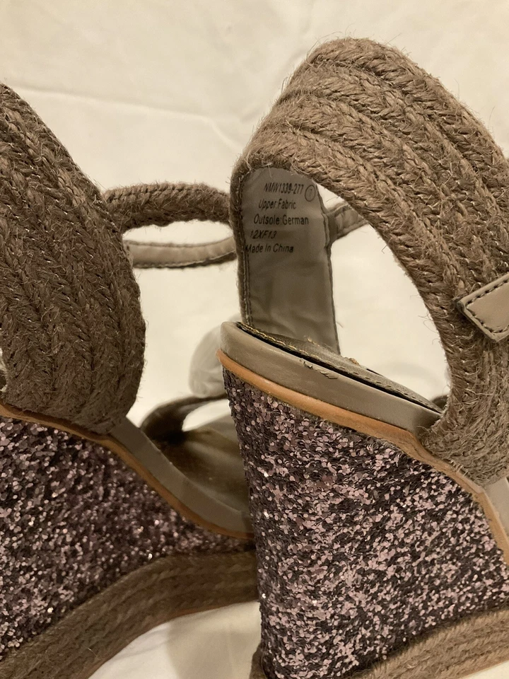 Zapatos Naughty Monkey NMW 1339-277 Brillo Punta Abierta Cuñas Talla 7 Color Marrón Tostado. Foto 4 de 4