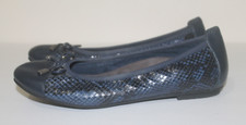 Vionic Navy Minna Size 7/38 Leather Reptile Ballet Flats Shoes Women's Toe Cap