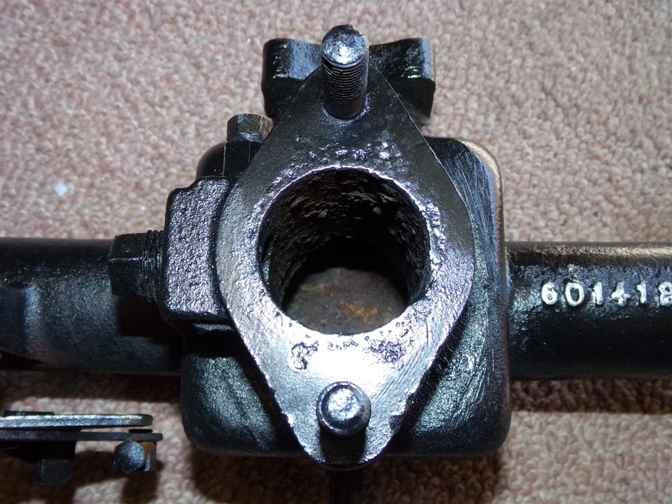 Coletor de admissão 1935 Plymouth 601418-2 fabricante de equipamento original - Imagem 3 de 4