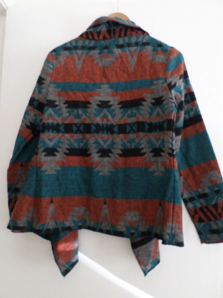 Cripple Creek Aztec design waterfall front open jacket size S - Image 4 of 4