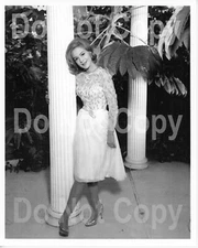 SANDRA DEE – WALLACE SEAWELL PHOTO PRINTED FROM ORIGINAL CAMERA NEGATIVE