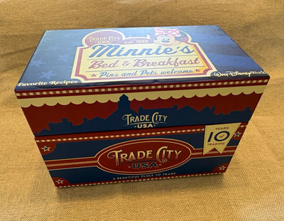 Disney Minnie Mouse Trade City USA Bed & Breakfast Pin Box Set LE 300 (2010)