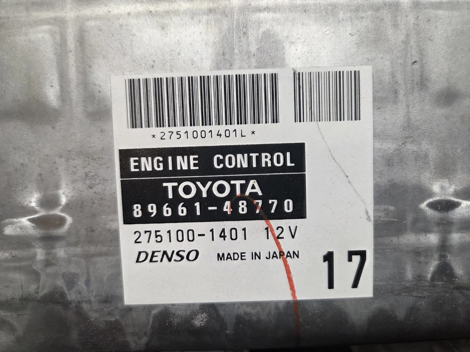 Toyota Highlander 2005 ECM OEM PN 89661-48770 Foto 2 de 4