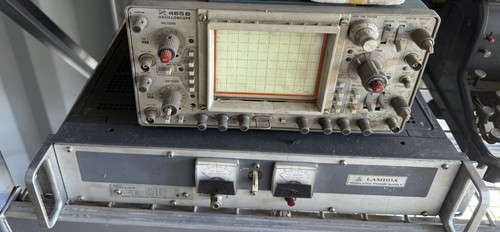 Tektronix 465B Analog Oscilloscope with Lambda Regulated Power Supply
