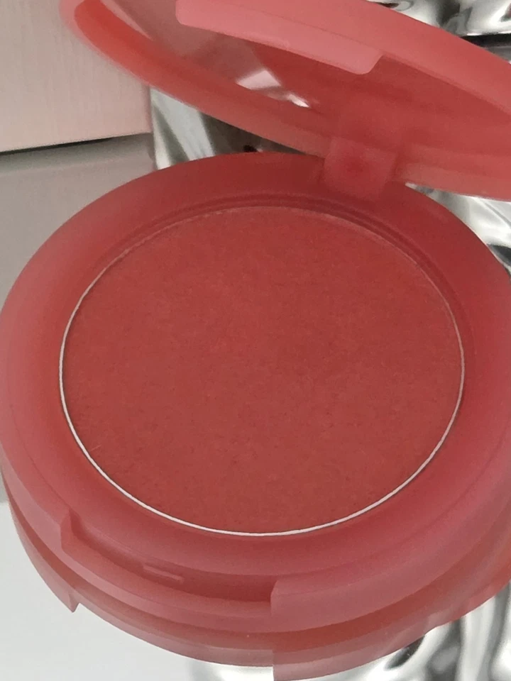 Rare Beauty Soft Pinch Matte Bouncy Blush Shade Happy Brand new in Box - Image 4 of 4