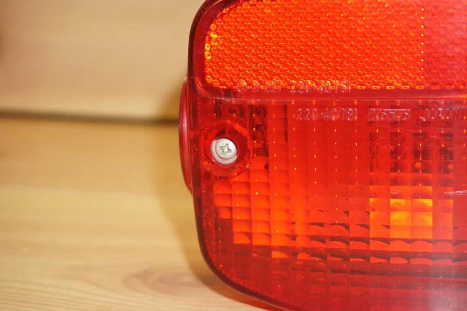 Luz trasera Kawasaki KZ650 KZ 650 1977-1979 KZ750 750 23025-064 probada buena Foto 3 de 4