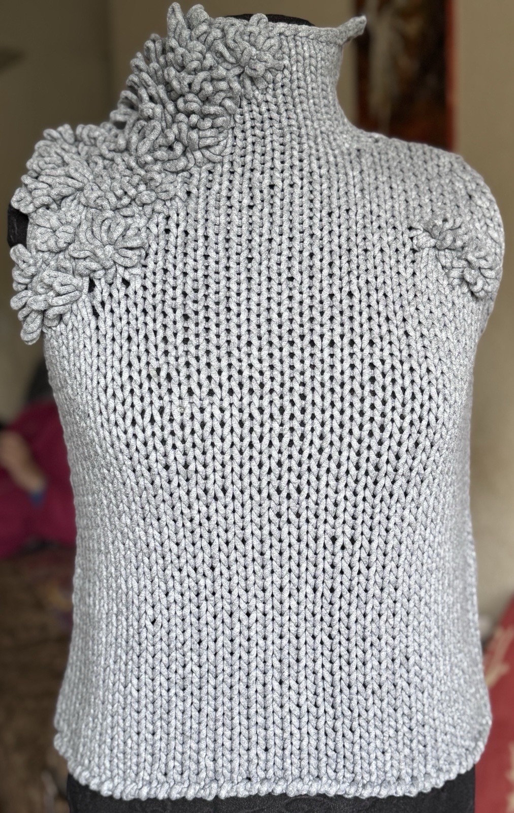 Brunello Cucinelli Gray Chunky Knit Sleeveless Sweater  Vest Floral Applique M