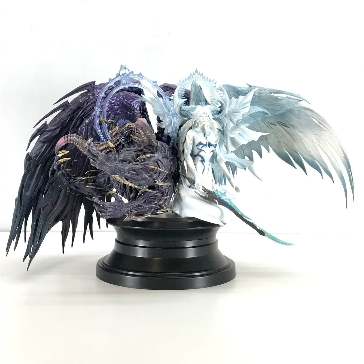 Final Fantasy XIV Hydaelyn Zodiark Figure Meister Quality SUQARE