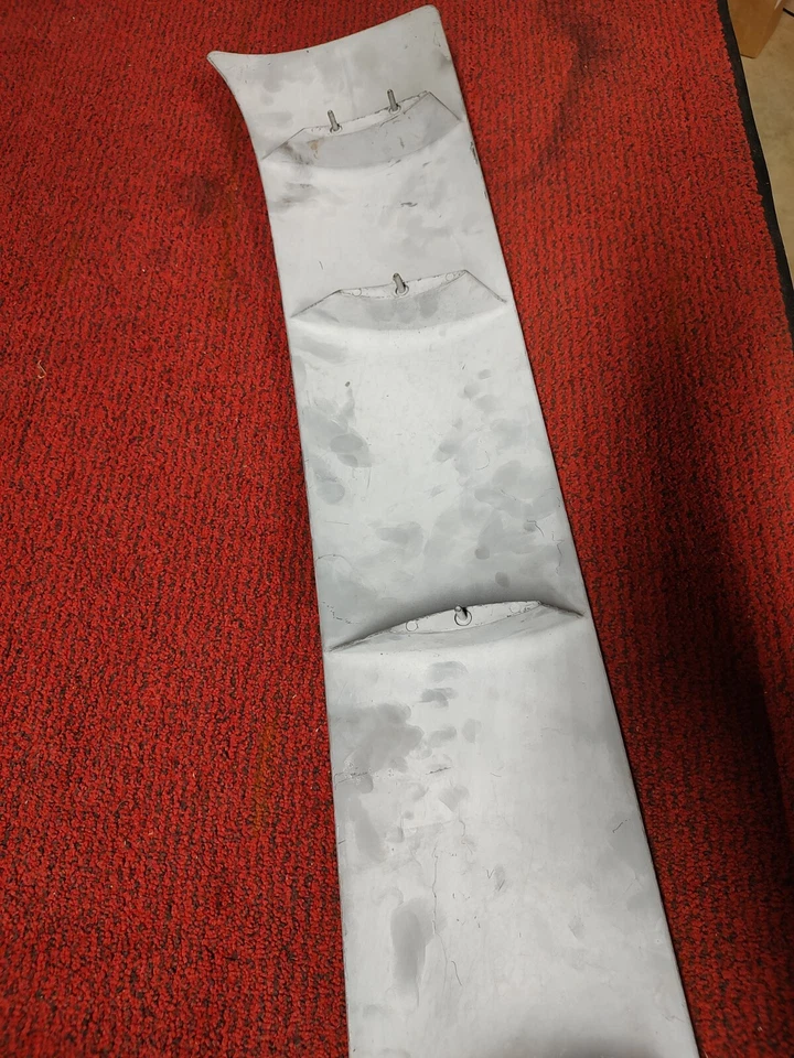 Deflector de aire trasero Plymouth Dodge Satellite Coronet 1973-76 como nuevo Mopar 715 Foto 2 de 3